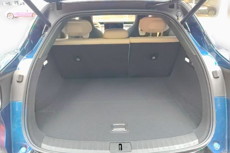 Used Xiaomi Auto YU7 2025 Ultra-Long Range High-Performance All-Wheel-Drive Max Edition Trunk