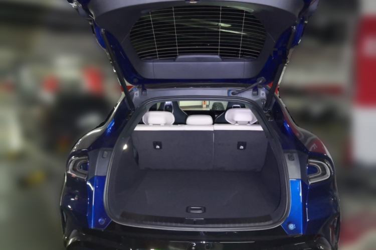 Used Xiaomi Auto YU7 2025 Ultra-Long Range High-Performance All-Wheel-Drive Max Edition Trunk