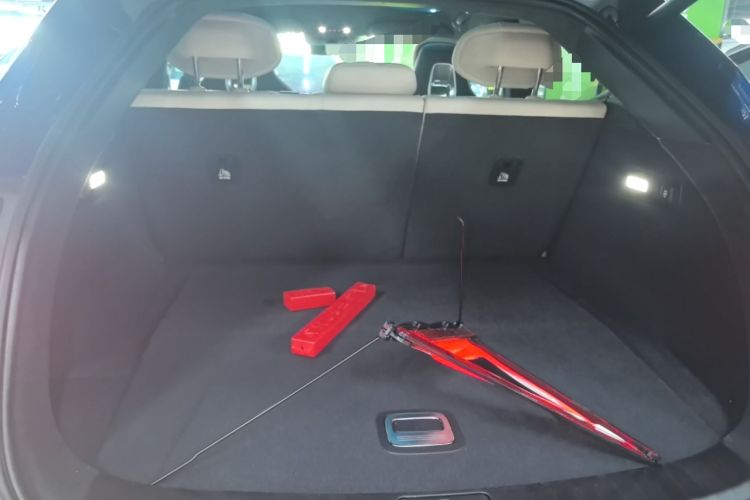 Used Xiaomi Auto YU7 2025 Ultra-Long Range High-Performance All-Wheel-Drive Max Edition Trunk