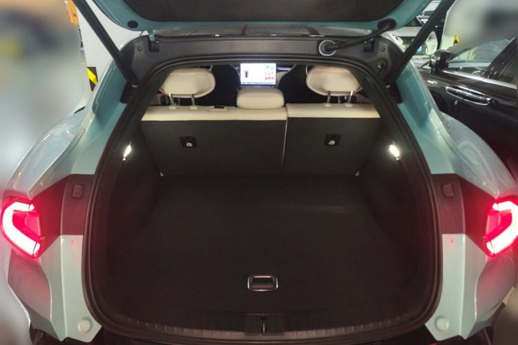 Used Xiaomi Auto YU7 2025 Ultra-Long Range High-Performance All-Wheel-Drive Max Edition Trunk