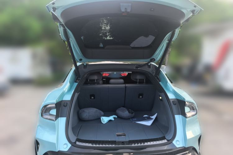 Used Xiaomi Auto YU7 2025 Ultra-Long Range High-Performance All-Wheel-Drive Max Edition Trunk