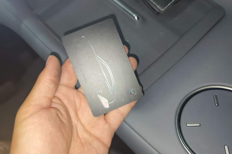 Used Xiaomi Auto YU7 2025 Ultra-Long Range High-Performance All-Wheel-Drive Max Edition Vehicle Key