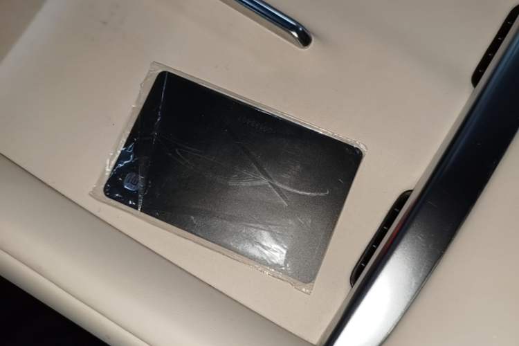 Used Xiaomi Auto YU7 2025 Ultra-Long Range High-Performance All-Wheel-Drive Max Edition Vehicle Key
