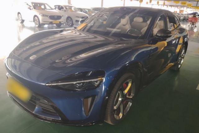 Ojetý Xiaomi Auto YU7 2025 Ultra-Long Range High-Performance All-Wheel-Drive Max Edition