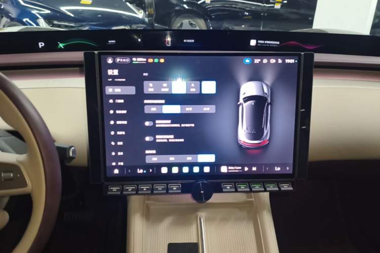 Used Xiaomi Auto YU7 2025 Ultra-Long Range Rear-Wheel Drive Version Audio And AC Panel