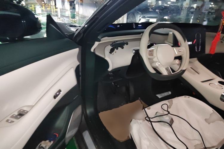 Used Xiaomi Auto YU7 2025 Ultra-Long Range Rear-Wheel Drive Version Driver Seat