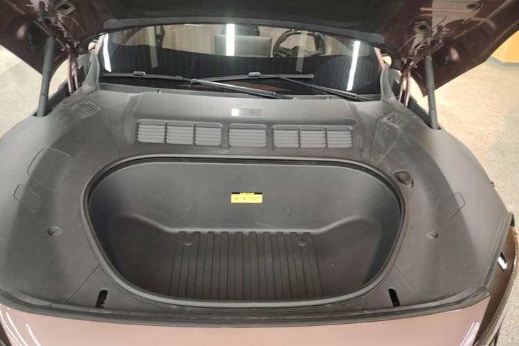 Used Xiaomi Auto YU7 2025 Ultra-Long Range High-Performance All-Wheel-Drive Max Edition Engine Bay