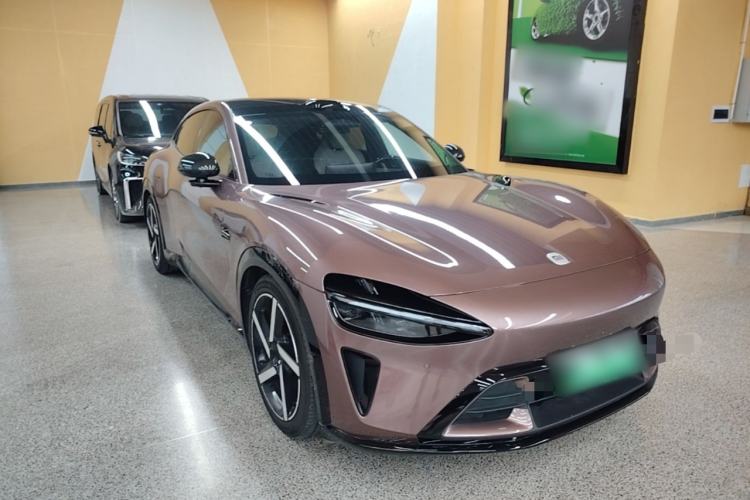Used Xiaomi Auto YU7 2025 Ultra-Long Range High-Performance All-Wheel-Drive Max Edition Front Right 45 Deg