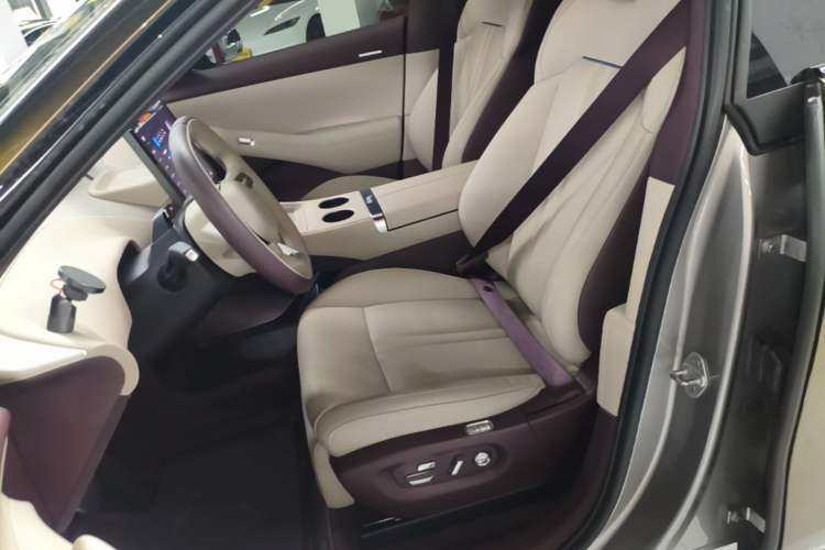Used Xiaomi Auto YU7 2025 Ultra-Long Range Rear-Wheel Drive Version Left Front Seat