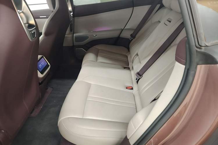 Used Xiaomi Auto YU7 2025 Ultra-Long Range High-Performance All-Wheel-Drive Max Edition Left Rear Seat