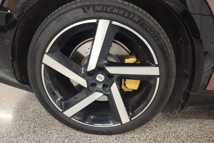 Used Xiaomi Auto YU7 2025 Ultra-Long Range High-Performance All-Wheel-Drive Max Edition Right Rear Wheel Hub