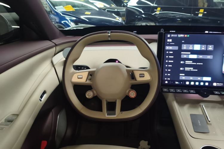 Used Xiaomi Auto YU7 2025 Ultra-Long Range Rear-Wheel Drive Version Steering Wheel