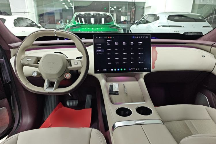 Used Xiaomi Auto YU7 2025 Ultra-Long Range High-Performance All-Wheel-Drive Max Edition Center Console