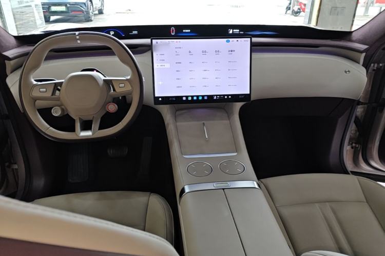 Used Xiaomi Auto YU7 2025 Ultra-Long Range High-Performance All-Wheel-Drive Max Edition Center Console