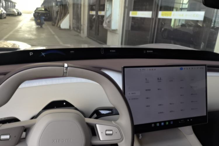 Used Xiaomi Auto YU7 2025 Ultra-Long Range Rear-Wheel Drive Version Center Console