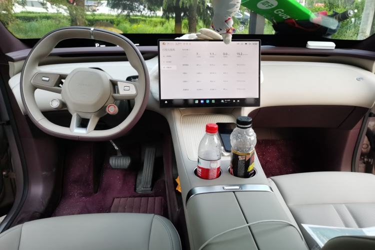 Used Xiaomi Auto YU7 2025 Ultra-Long Range Rear-Wheel Drive Version Center Console
