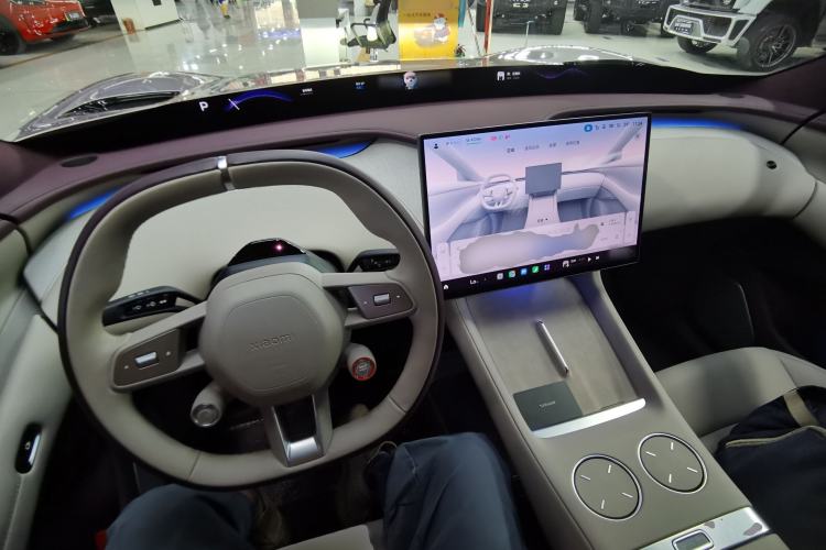 Used Xiaomi Auto YU7 2025 Ultra-Long Range High-Performance All-Wheel-Drive Max Edition Center Console