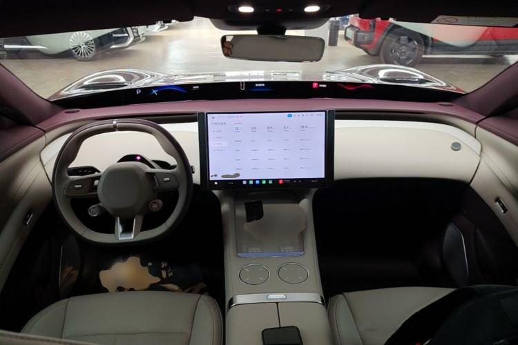 Used Xiaomi Auto YU7 2025 Ultra-Long Range Rear-Wheel Drive Version Center Console