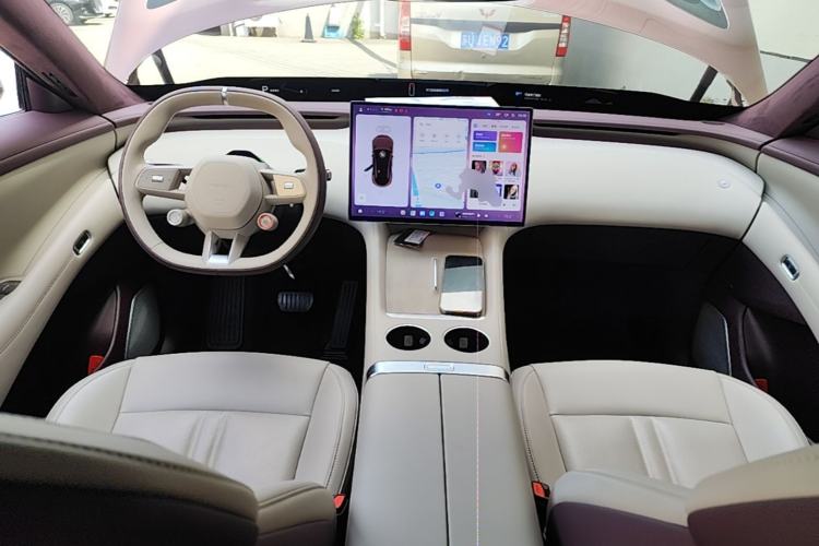 Used Xiaomi Auto YU7 2025 Ultra-Long Range High-Performance All-Wheel-Drive Max Edition Center Console