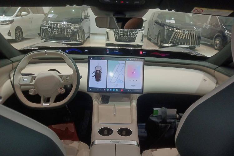 Used Xiaomi Auto YU7 2025 Ultra-Long Range All-Wheel Drive Pro Version Center Console