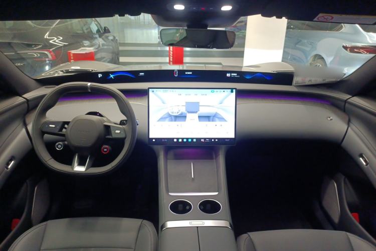 Used Xiaomi Auto YU7 2025 Ultra-Long Range Rear-Wheel Drive Version Center Console