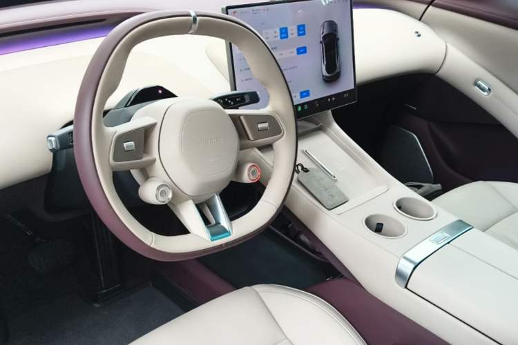 Used Xiaomi Auto YU7 2025 Ultra-Long Range High-Performance All-Wheel-Drive Max Edition Center Console
