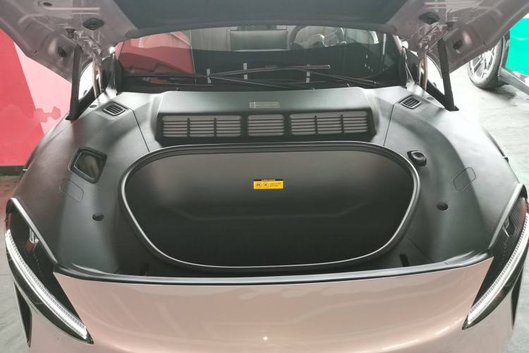 Used Xiaomi Auto YU7 2025 Ultra-Long Range Rear-Wheel Drive Version Engine Bay