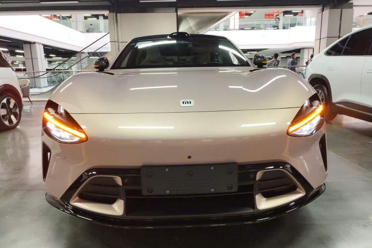 Used Xiaomi Auto YU7 2025 Ultra-Long Range High-Performance All-Wheel-Drive Max Edition Exterior 1