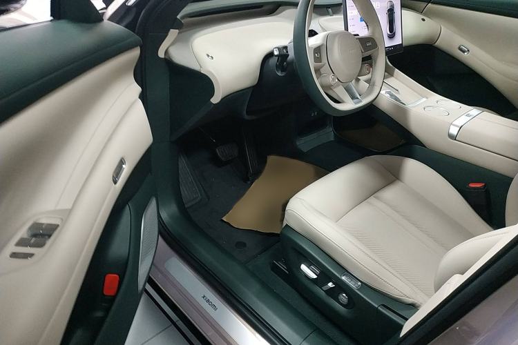 Used Xiaomi Auto YU7 2025 Ultra-Long Range Rear-Wheel Drive Version Interior 3
