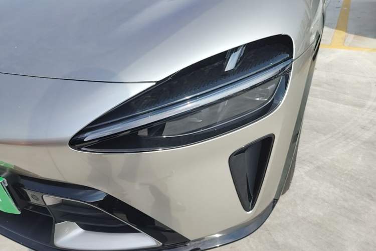 Used Xiaomi Auto YU7 2025 Ultra-Long Range All-Wheel Drive Pro Version Left Front Headlight