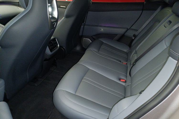 Used Xiaomi Auto YU7 2025 Ultra-Long Range Rear-Wheel Drive Version Left Rear Seat