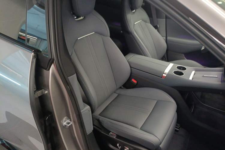 Used Xiaomi Auto YU7 2025 Ultra-Long Range Rear-Wheel Drive Version Right Front Seat
