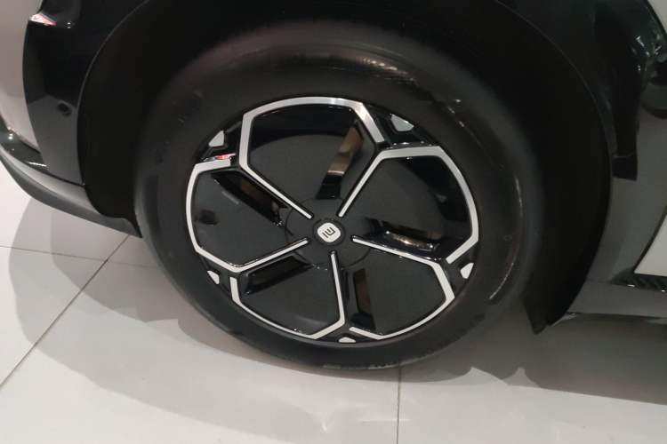 Used Xiaomi Auto YU7 2025 Ultra-Long Range Rear-Wheel Drive Version Right Rear Wheel Hub
