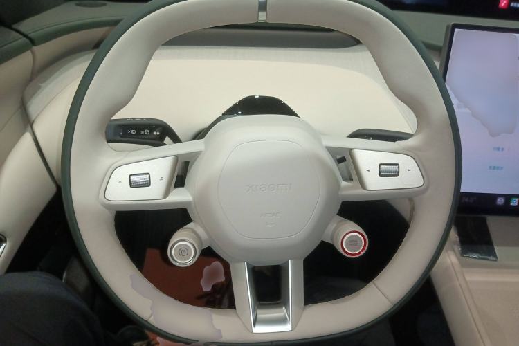 Used Xiaomi Auto YU7 2025 Ultra-Long Range All-Wheel Drive Pro Version Steering Wheel