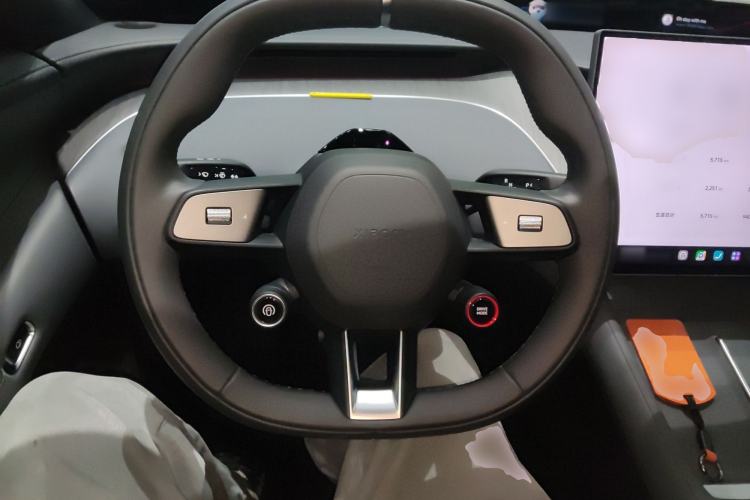 Used Xiaomi Auto YU7 2025 Ultra-Long Range Rear-Wheel Drive Version Steering Wheel