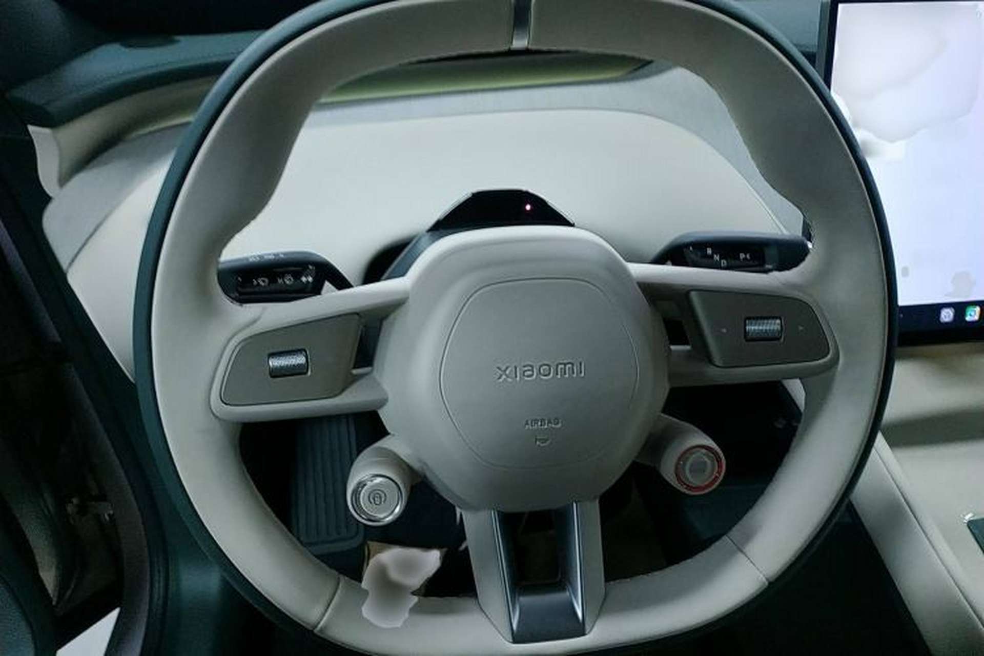 Used Xiaomi Auto YU7 2025 Ultra-Long Range Rear-Wheel Drive Version Steering Wheel