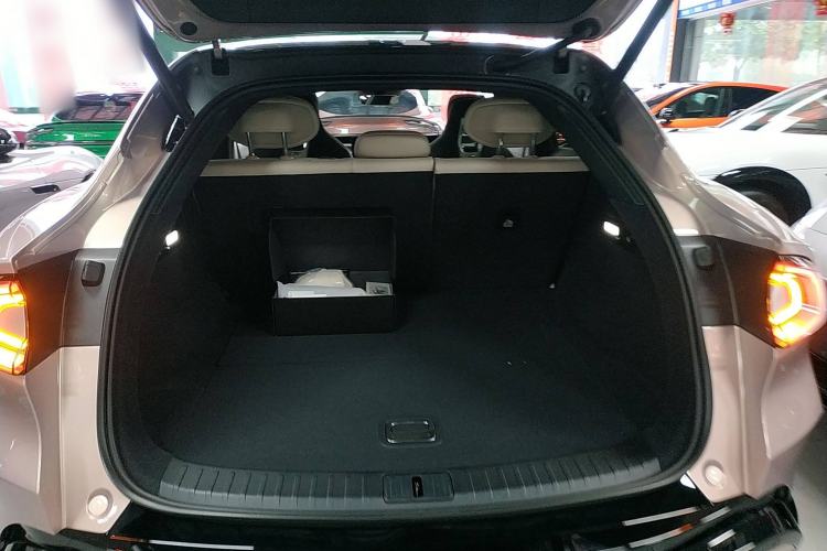 Used Xiaomi Auto YU7 2025 Ultra-Long Range Rear-Wheel Drive Version Trunk
