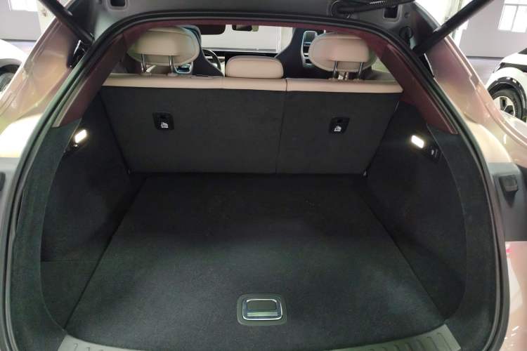 Used Xiaomi Auto YU7 2025 Ultra-Long Range High-Performance All-Wheel-Drive Max Edition Trunk