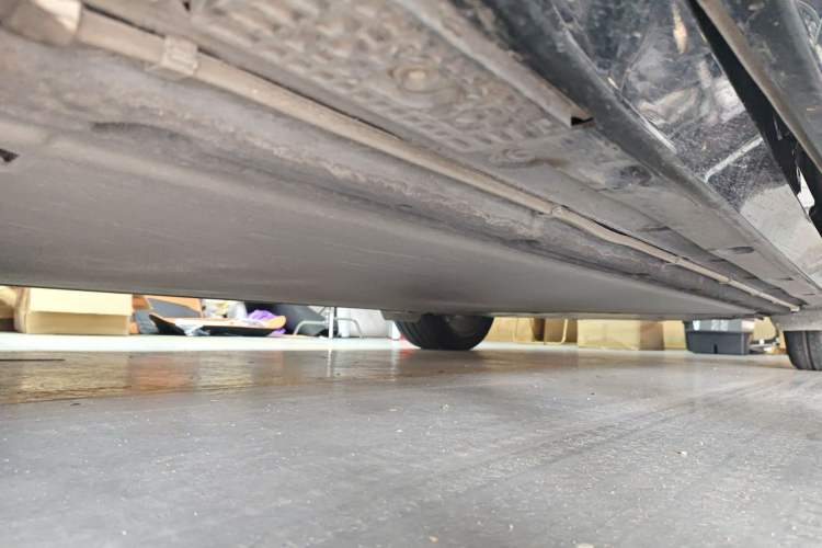Used Xiaomi Auto YU7 2025 Ultra-Long Range High-Performance All-Wheel-Drive Max Edition Chassis Front Left