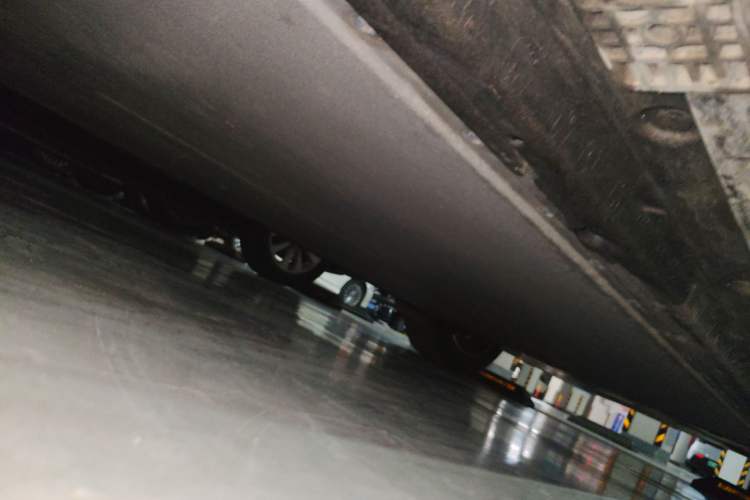 Used Xiaomi Auto YU7 2025 Ultra-Long Range Rear-Wheel Drive Version Chassis Front Left