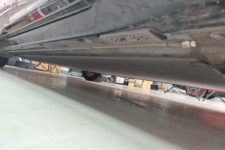 Used Xiaomi Auto YU7 2025 Ultra-Long Range High-Performance All-Wheel-Drive Max Edition Chassis Front Right