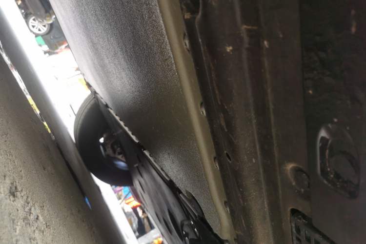 Used Xiaomi Auto YU7 2025 Ultra-Long Range Rear-Wheel Drive Version Chassis Front Right