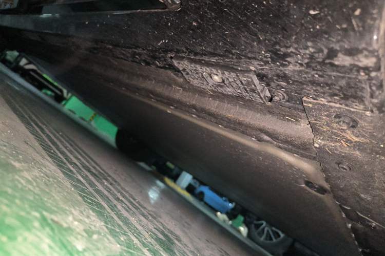 Used Xiaomi Auto YU7 2025 Ultra-Long Range Rear-Wheel Drive Version Chassis Front Right
