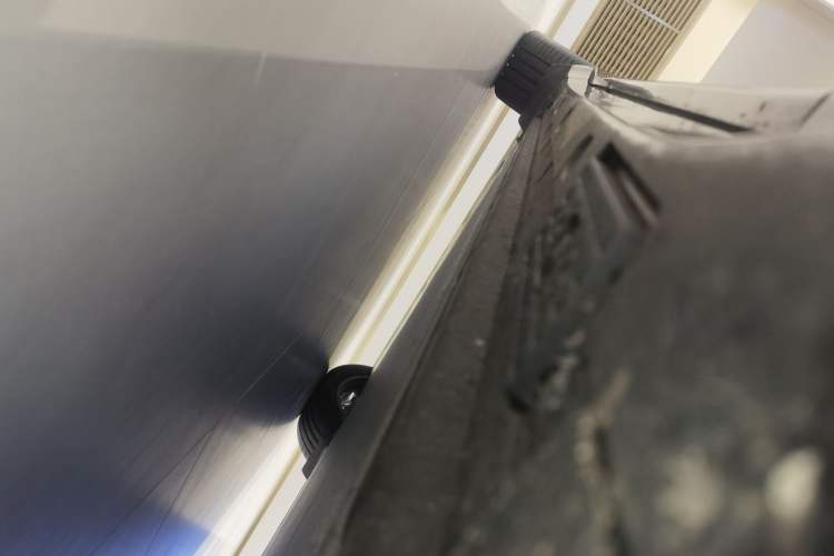 Used Xiaomi Auto YU7 2025 Ultra-Long Range High-Performance All-Wheel-Drive Max Edition Chassis Front Right