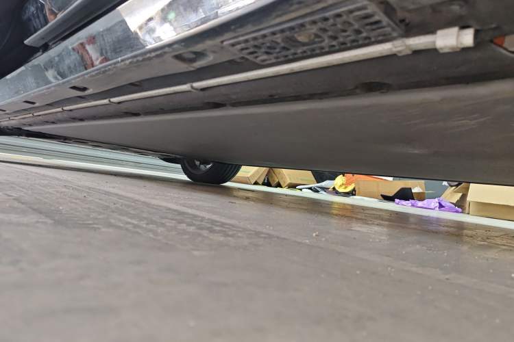 Used Xiaomi Auto YU7 2025 Ultra-Long Range High-Performance All-Wheel-Drive Max Edition Chassis Rear Left