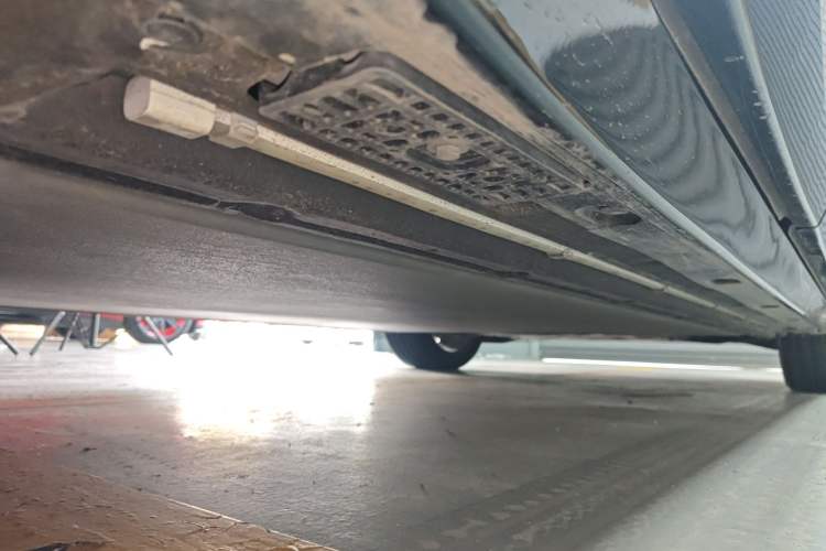 Used Xiaomi Auto YU7 2025 Ultra-Long Range High-Performance All-Wheel-Drive Max Edition Chassis Rear Right