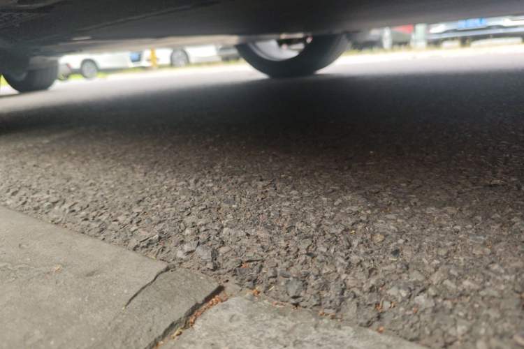 Used Xiaomi Auto YU7 2025 Ultra-Long Range High-Performance All-Wheel-Drive Max Edition Chassis Rear Right