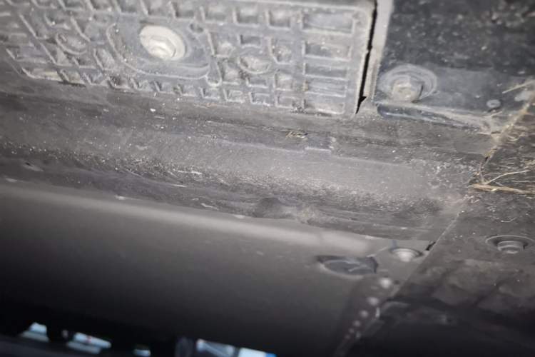 Used Xiaomi Auto YU7 2025 Ultra-Long Range High-Performance All-Wheel-Drive Max Edition Chassis Front