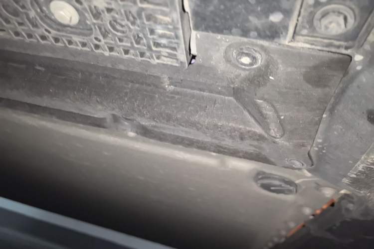 Used Xiaomi Auto YU7 2025 Ultra-Long Range High-Performance All-Wheel-Drive Max Edition Chassis Rear