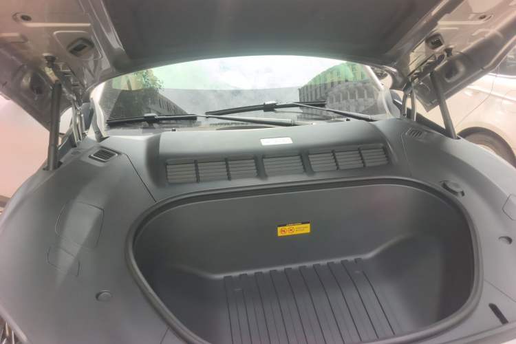 Used Xiaomi Auto YU7 2025 Ultra-Long Range High-Performance All-Wheel-Drive Max Edition Engine Bay